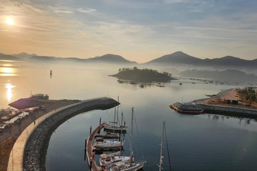 The Castle Ocean Marina Double Suite Yeosu Exteriör bild