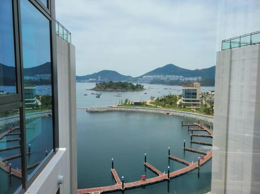 The Castle Ocean Marina Double Suite Yeosu Exteriör bild